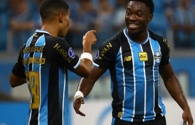 Flamengo busca vitória sobre o Grêmio para seguir na disputa Flamengo busca vitória sobre o Grêmio para seguir na disputa