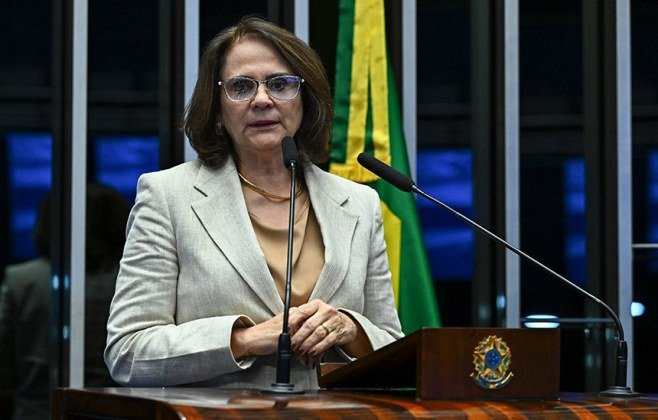 Damares critica exploração infantil e alfineta Xuxa no Senado