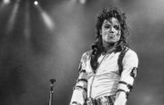 Thriller de Michael Jackson volta ao topo da Billboard em 2023 Thriller de Michael Jackson volta ao topo da Billboard em 2023