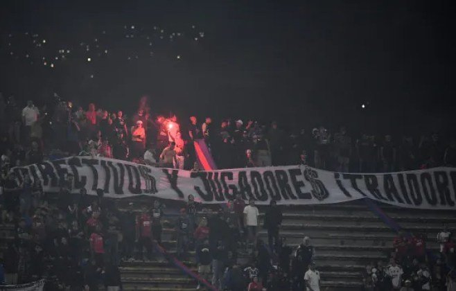 Independiente Medellín punido e jogará sem torcida após confusão