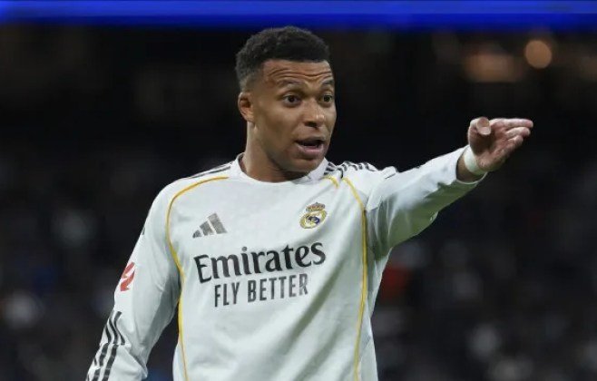 Mbappé se frustra em retorno e gerou polêmica no futebol