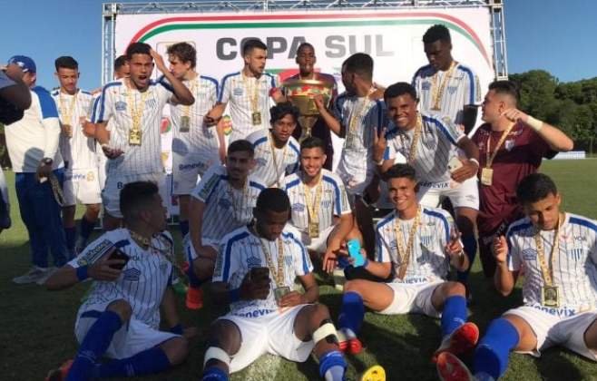 Avaí conquista Copa Sul-Sudeste após disputa emocionante nos pênaltis Avaí conquista Copa Sul-Sudeste após disputa emocionante nos pênaltis