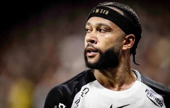 Corinthians faz proposta de renovação para Memphis Depay