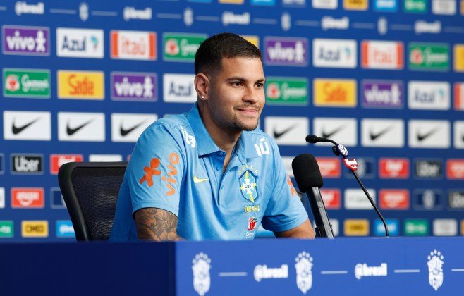 Bruno Guimarães defende Brasil e critica pessimistas sobre seleção