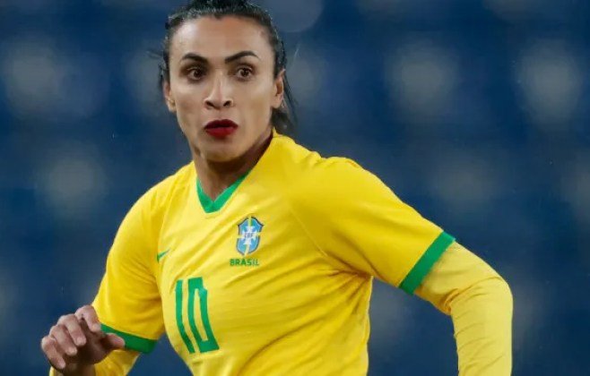 Seleção feminina perde para os EUA em amistoso na Arena Castelão Seleção feminina perde para os EUA em amistoso na Arena Castelão