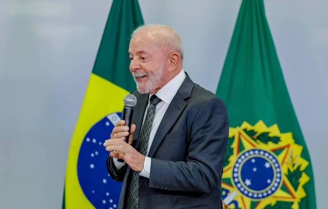 Lula se destaca entre indecisos em nova pesquisa eleitoral