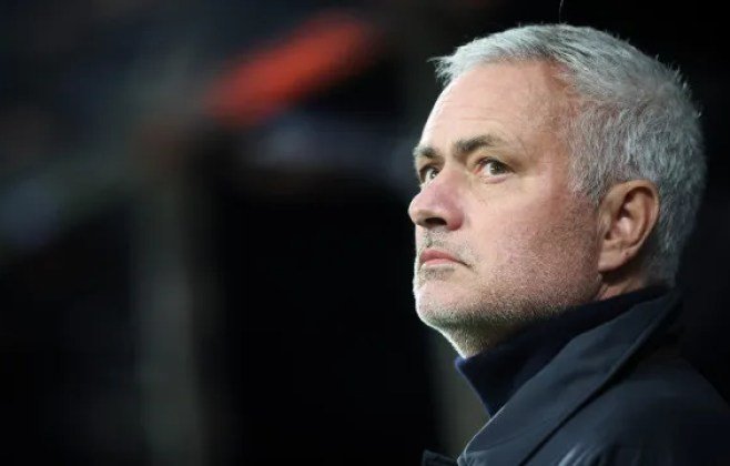 Real Madrid contrata José Mourinho por cerca de R$ 90 milhões