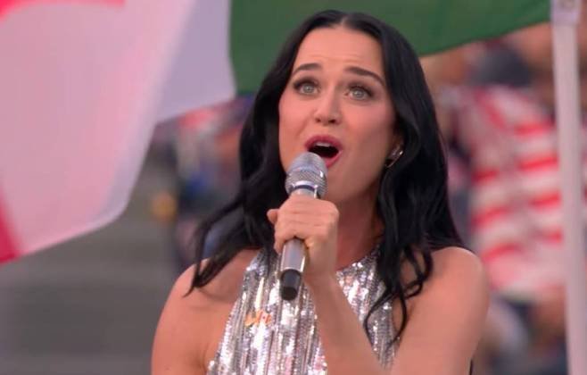 Katy Perry brilha em cerimônia de abertura da Copa nos EUA Katy Perry brilha em cerimônia de abertura da Copa nos EUA