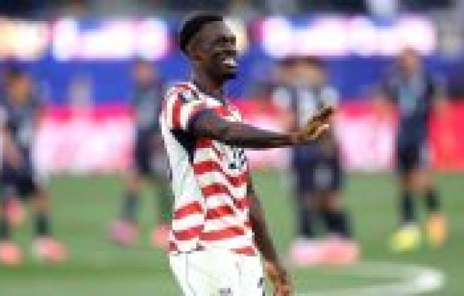 EUA goleia Paraguai e inicia Copa do Mundo com grande vitória EUA goleia Paraguai e inicia Copa do Mundo com grande vitória