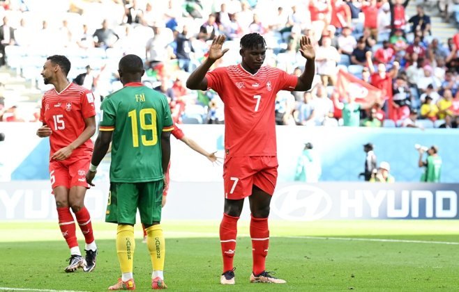 Yasin Ayari não comemora gols contra a Tunísia por respeito