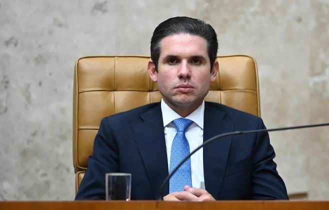 Reunião de líderes discute fim da escala 6×1 na Câmara