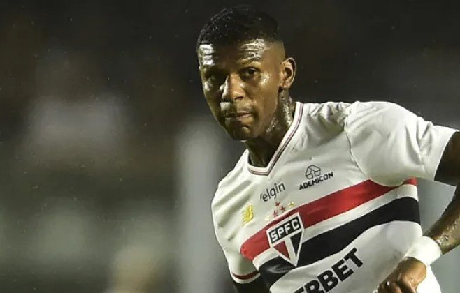 Negociações por Arboleda travam entre Santos e São Paulo