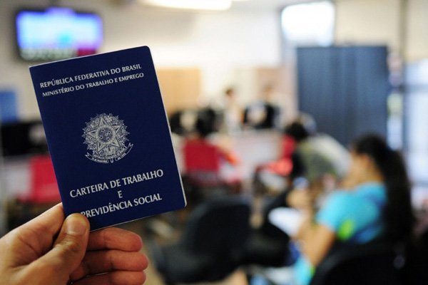 MERCADO DE TRABALHO – Alagoas consolida avanço no emprego jovem e atinge segunda menor informalidade do Nordeste