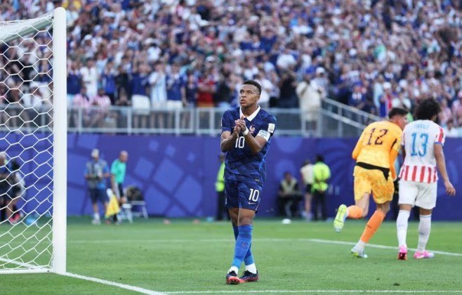 Copa do Mundo: Eliminação do Brasil e Surpresas em Campo
