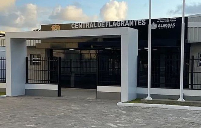 Homem preso com quase 7kg de drogas em Maceió, no Antares