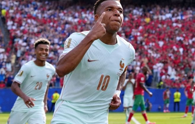 França vence Marrocos e se classifica para semifinais da Copa