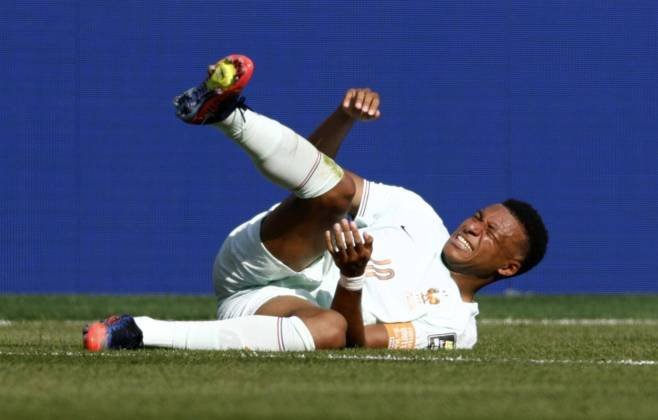 Mbappé tranquiliza fãs sobre seu tornozelo após vitória da França
