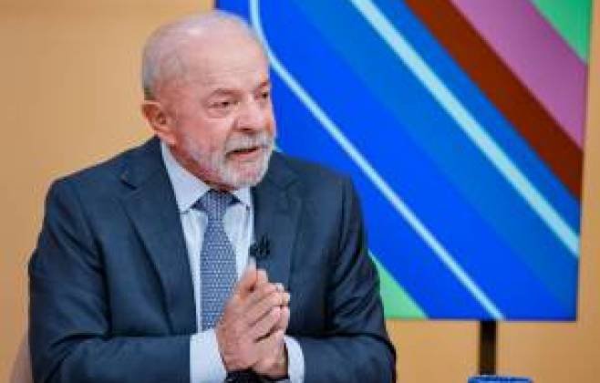 Lula discute minerais críticos em meio a tensão com os EUA