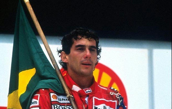 Ayrton Senna é reconhecido como Herói da Pátria