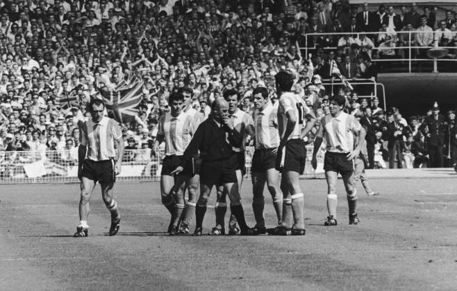 Antonio Rattín: a expulsão que mudou a história do futebol