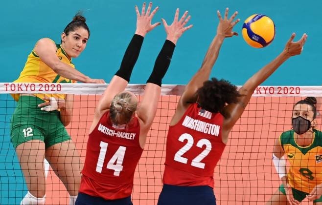 Mulheres do vôlei brasileiro caem diante dos EUA em Osaka