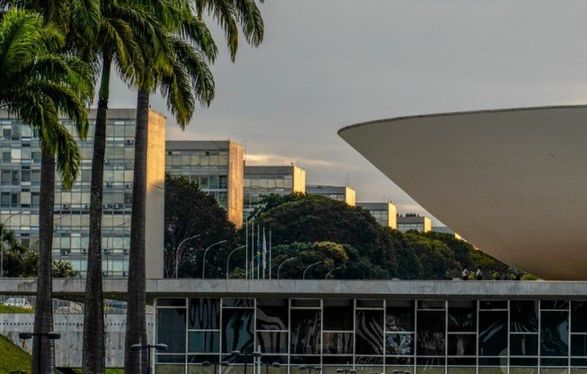 Congresso se aproxima do recesso sem votar PEC 6×1 e PL sobre misoginia