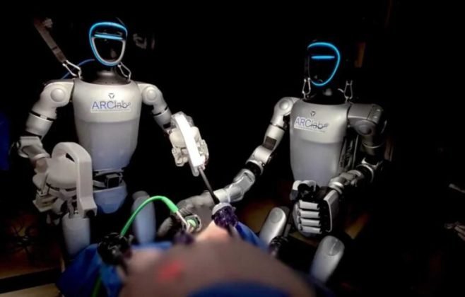 Robôs Realizam Cirurgia em Experimento Inédito na Califórnia