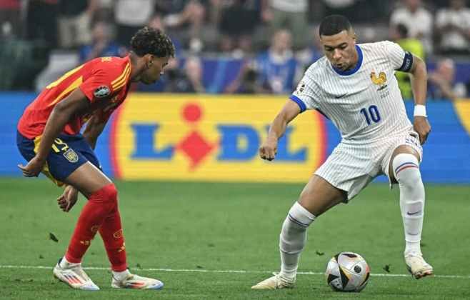 Racismo no futebol: reações e consequências vão além do jogo
