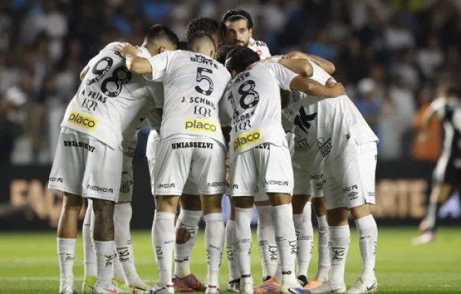 Santos regulariza salários de jogadores com atraso de uma semana