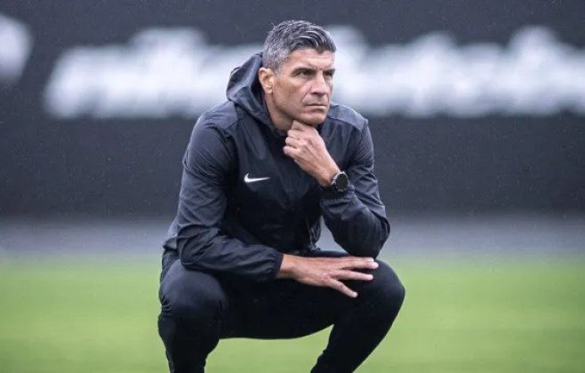 Pedro Emanuel assume Vasco e promete evitar rebaixamento