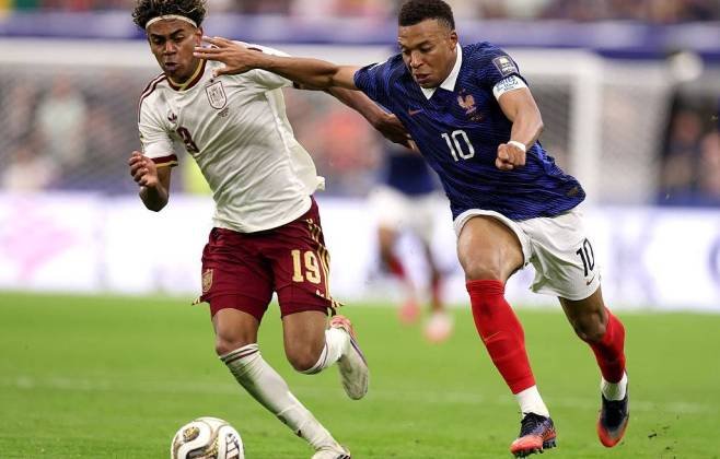 Yamal, jovem atacante, supera Mbappé em final de Copa do Mundo