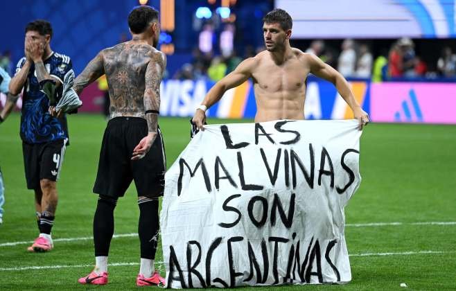 Jogadores da Argentina exaltam Malvinas após vitória sobre Inglaterra