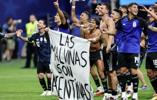 Argentina vence Inglaterra e avança para a final da Copa