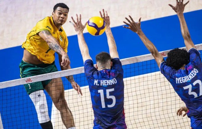 Brasil vence França e avança na Liga das Nações de Vôlei
