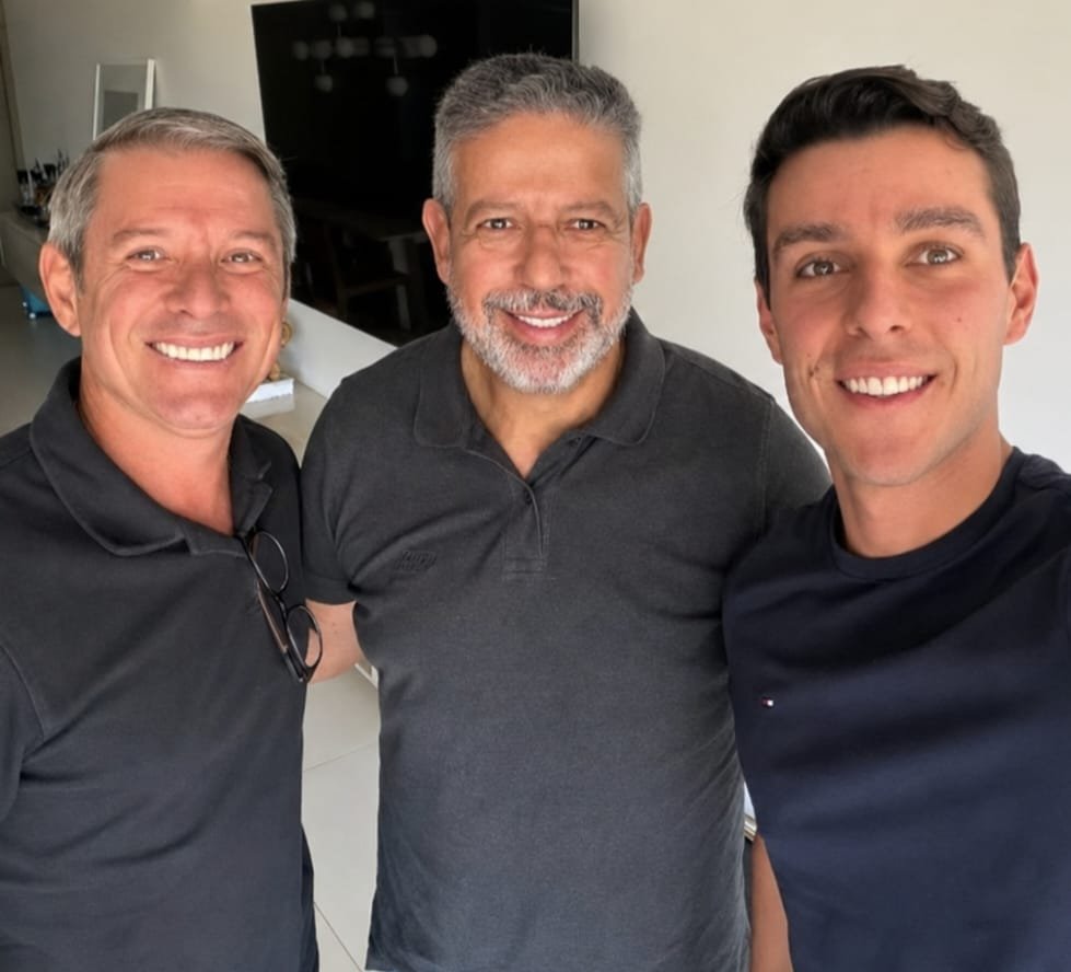 BASE FORTE – Cabo e Caio Bebeto reforçam apoio à pré-candidatura de Arthur Lira ao Senado BASE FORTE – Cabo e Caio Bebeto reforçam apoio à pré-candidatura de Arthur Lira ao Senado