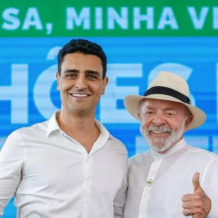 VIROU À ESQUERDA – JHC pede ajuda de Lula para se manter vivo nas eleições de 2026