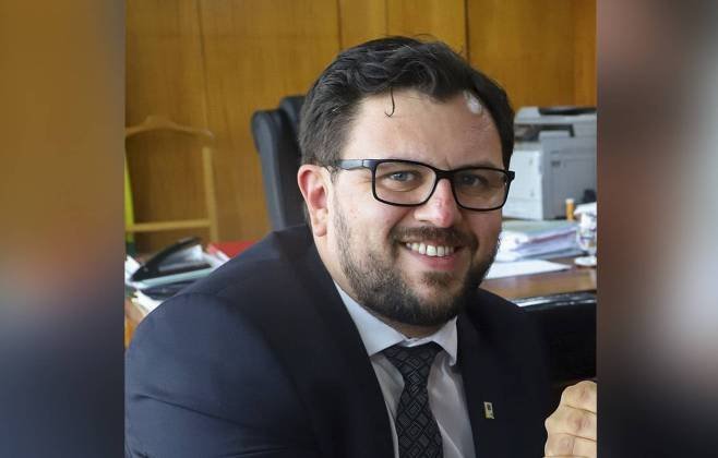 Crise na campanha de Lula com saída de assessor próximo