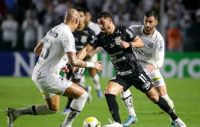Corinthians vence, mas Internacional avança nas quartas da Copa