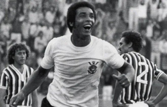 Morre Geraldão, artilheiro do Corinthians em 1977
