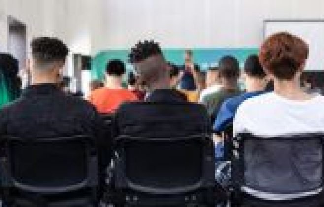 Como ajudar crianças a retomarem a rotina após as férias