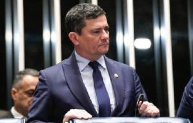 Moro limita uso de redes sociais após críticas em debate no Paraná