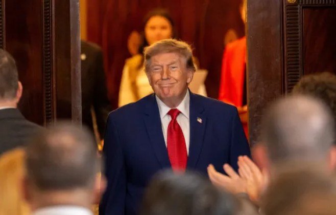 Trump mantém pressão econômica sobre o Irã em meio a tensões