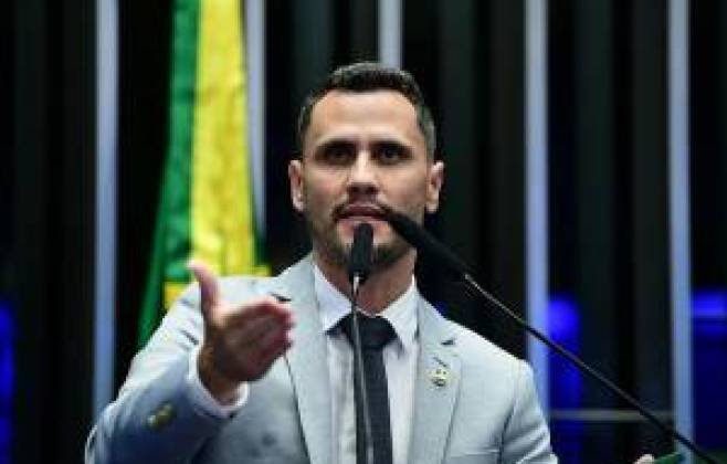 Cleitinho Azevedo lança candidatura ao governo de Minas