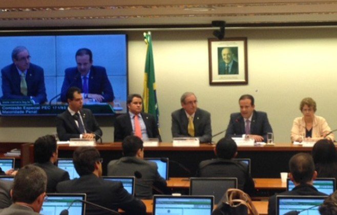 Câmara dos Deputados analisa PEC sobre redução da maioridade penal