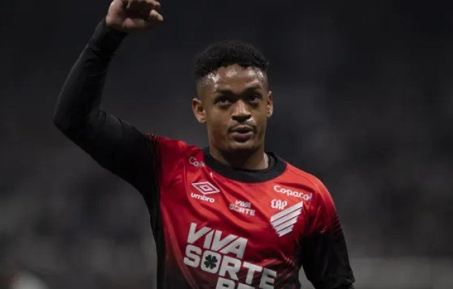 Jovem jogador do Athletico-PR enfrenta pena de 13 anos por crime Jovem jogador do Athletico-PR enfrenta pena de 13 anos por crime