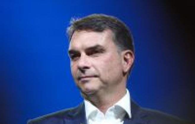 Flávio Bolsonaro e filiação duvidosa geram polêmica no TSE Flávio Bolsonaro e filiação duvidosa geram polêmica no TSE