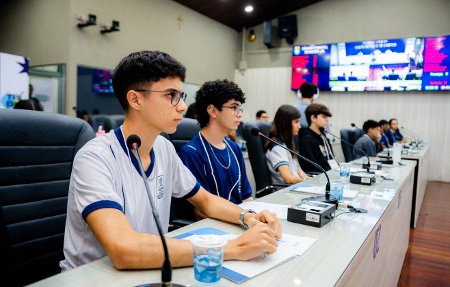 Estudantes de Maceió debatem a Constituição na Câmara Municipal