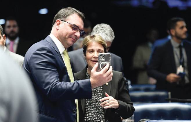 Tereza Cristina não será vice de Flávio Bolsonaro; entenda o porquê