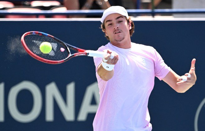 João Fonseca Imita Guga e Avança em Masters 1000 de Cincinnati