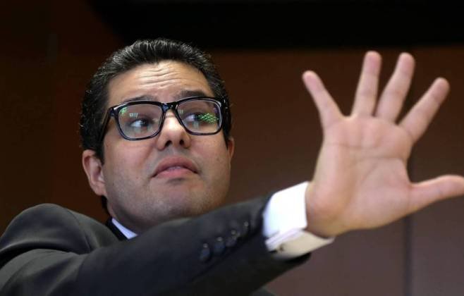 Advogado critica novo vice de Garotinho e promete ação judicial Advogado critica novo vice de Garotinho e promete ação judicial
